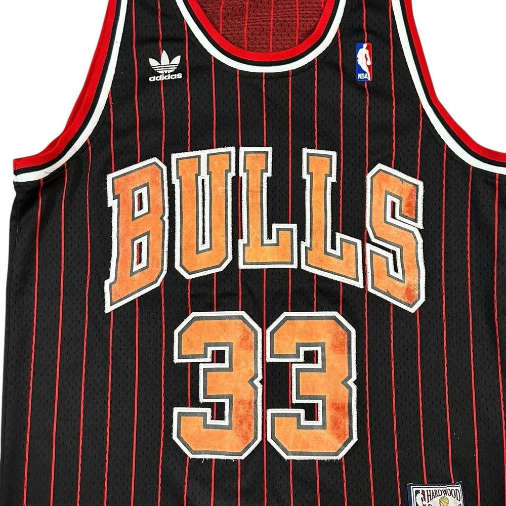 Adidas Chicago Bulls Swingman Size L +2 Mens‎ Scottie Pippen Jersey 95 96 #33